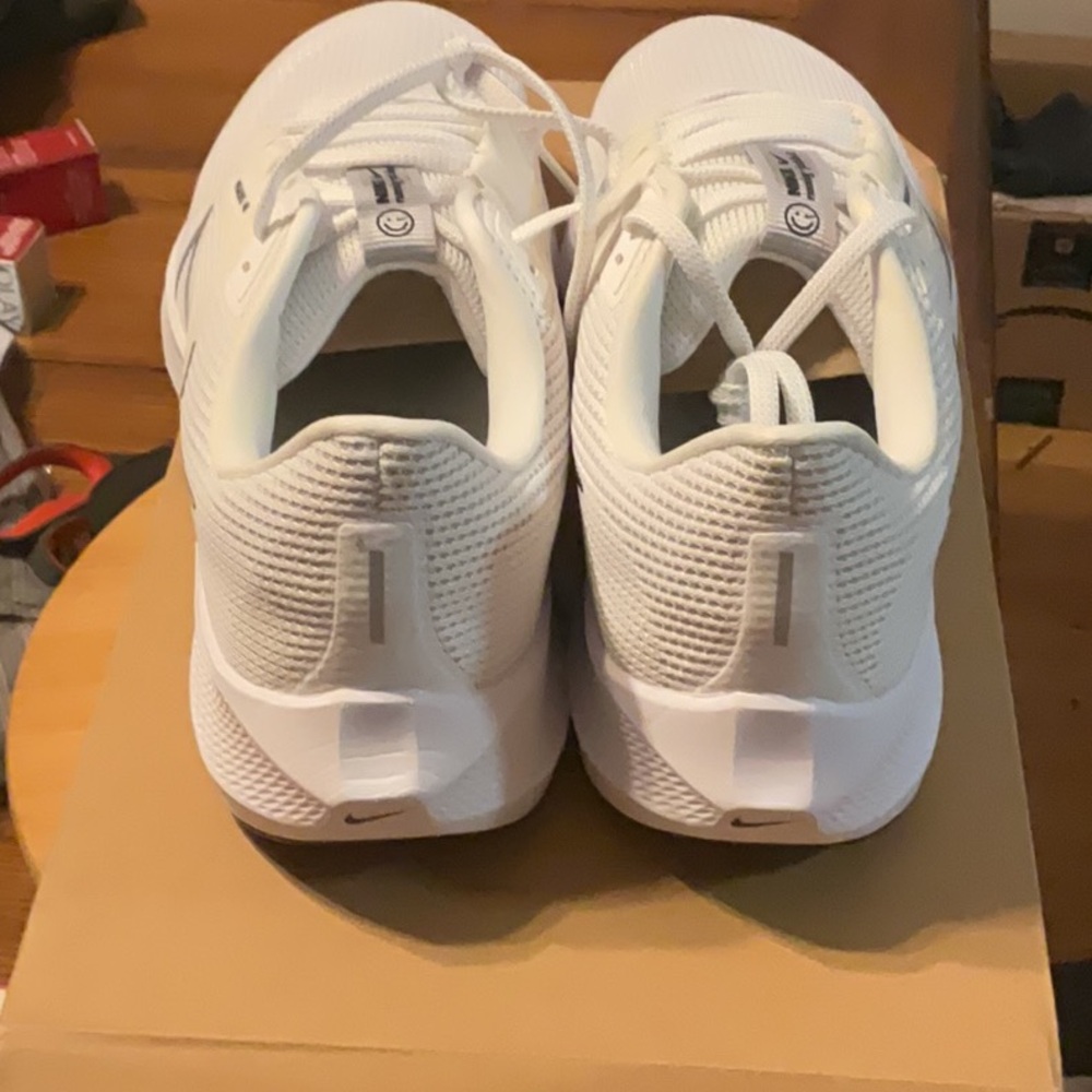 New in box men’s Nike air zoom Pegasus size 14 - Picture 3 of 7